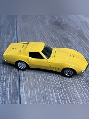Vintage Solido 1968 Chevrolet Corvette C3 Stingray – Made in France (1:43 Scale)